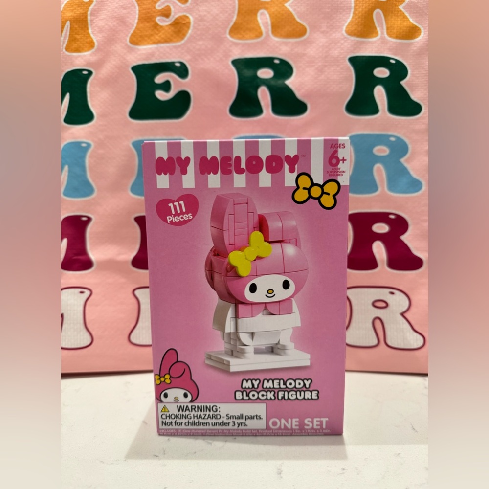 4 Hello kitty and friends block figures